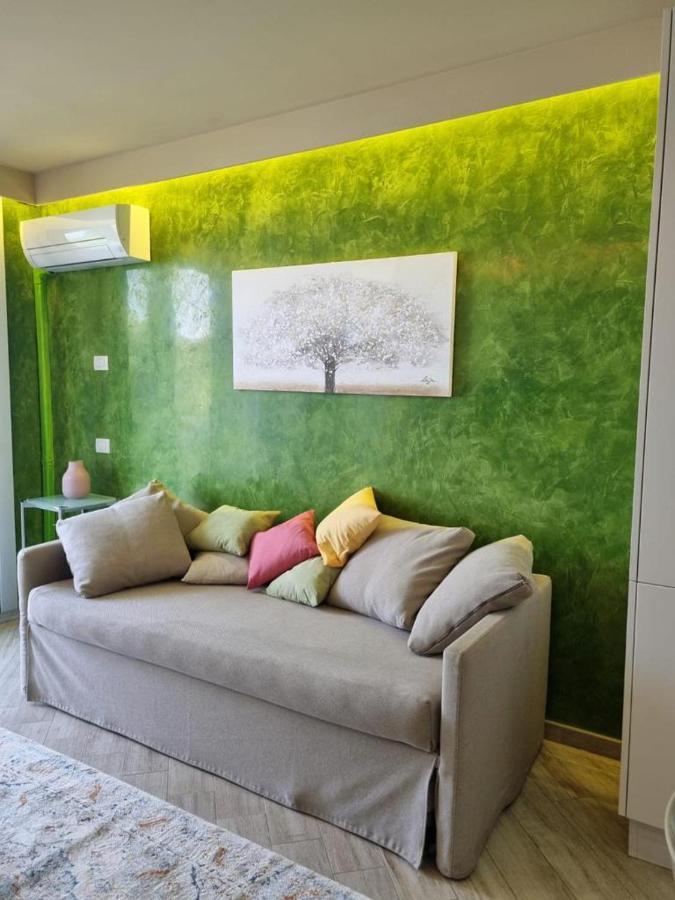 Bmp Apartment Orchidea Piscina, Giardino E Spiaggia Con Molo سيرمِيوني المظهر الخارجي الصورة