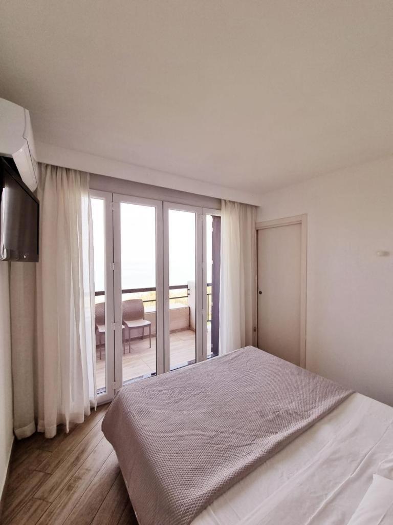 Bmp Apartment Orchidea Piscina, Giardino E Spiaggia Con Molo سيرمِيوني المظهر الخارجي الصورة