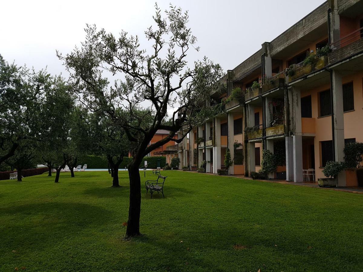 Bmp Apartment Orchidea Piscina, Giardino E Spiaggia Con Molo سيرمِيوني المظهر الخارجي الصورة